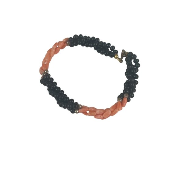 Black & Coral Beaded Twisted Bracelet With Gold-Tone Clasp - Picture 3 of 5